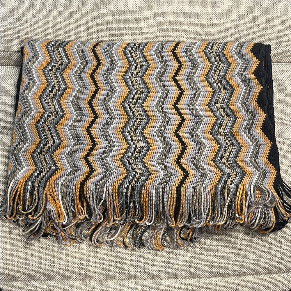 Missoni Sciarpe 100% wool zig zag with fringe